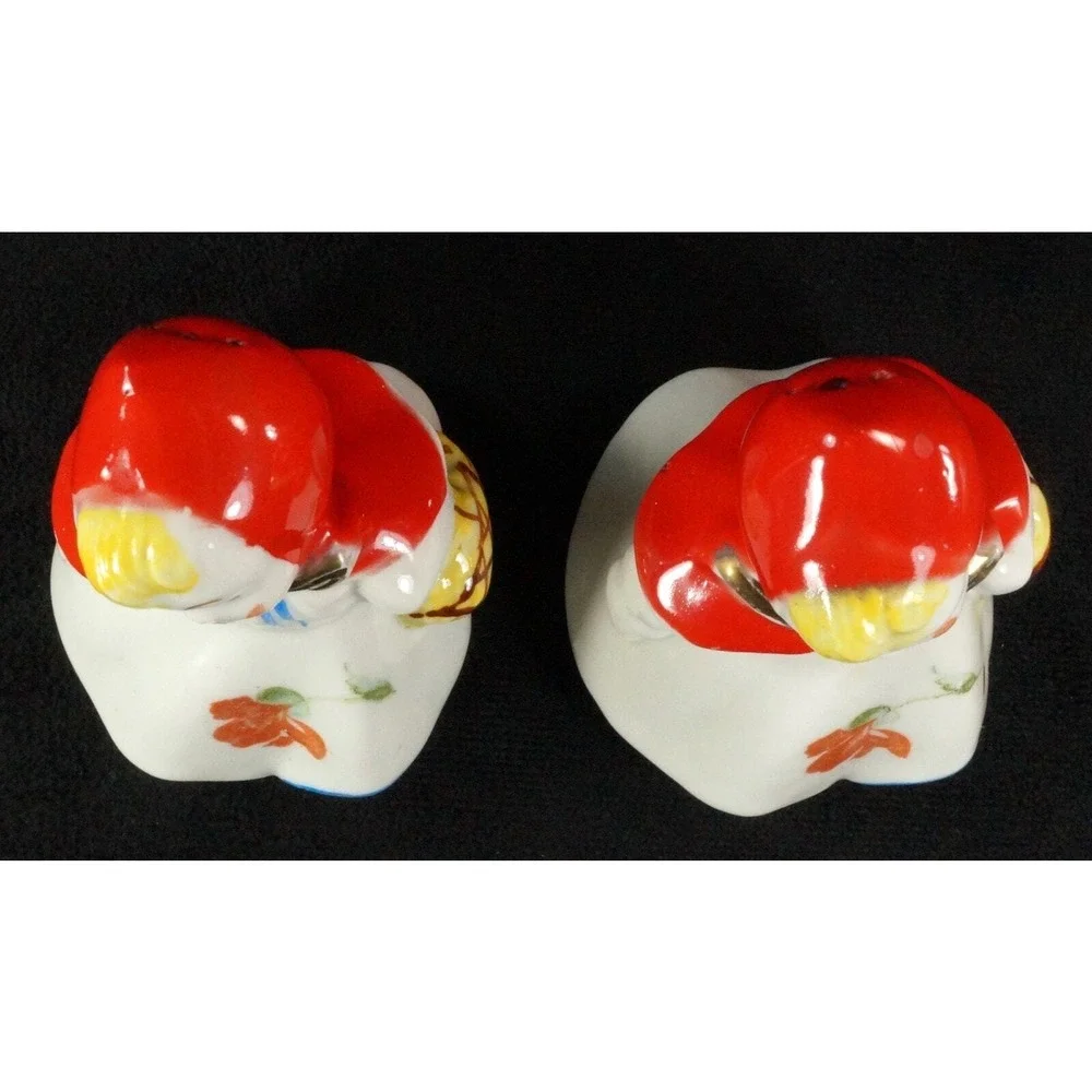 Vtg Hull Pottery Little Red Riding Hood Salt & Pepper Shakers 3.24